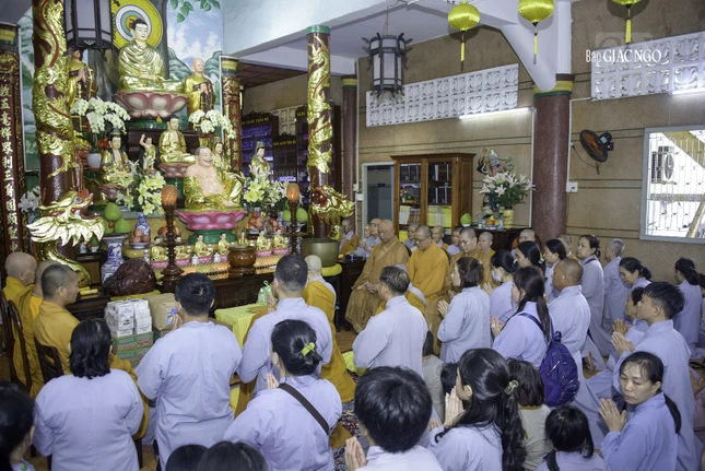 Hơn 500 Phật tử tham dự chuyến đi cúng dường