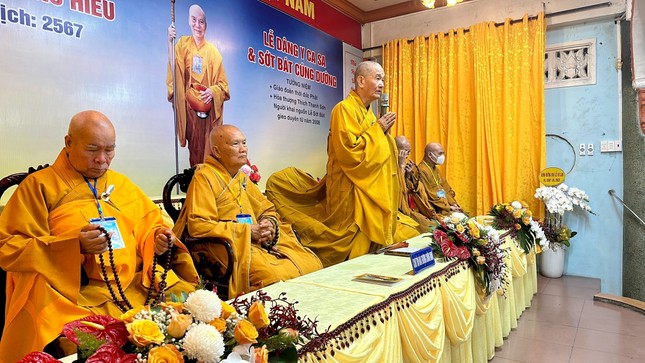 Trưởng lão Hòa thượng Thích Thanh Hùng ban đạo từ