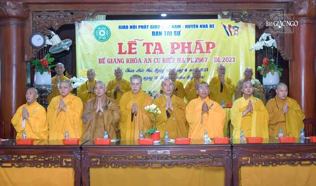 Chư tôn đức chứng minh