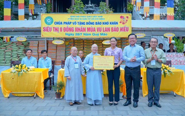 Trao tặng Trao tặng