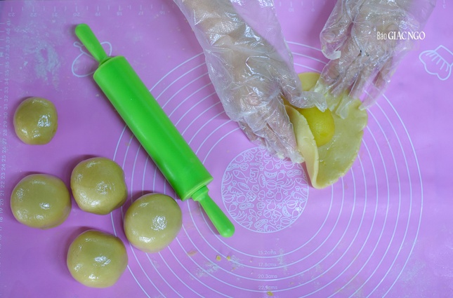 Tất cả các khâu trong quá trình làm bánh đều được các thành viên áp dụng biện pháp vệ sinh an toàn thực phẩm