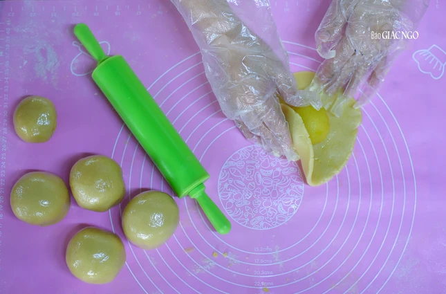 Tất cả các khâu trong quá trình làm bánh đều được các thành viên áp dụng biện pháp vệ sinh an toàn thực phẩm