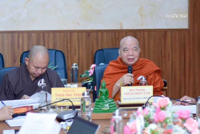 Hòa thượng Thích Thiện Tâm phát biểu ý kiến Hòa thượng Thích Thiện Tâm phát biểu ý kiến