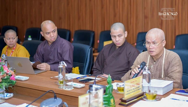 Thượng tọa Thích Giác Dũng, Thư ký Đức Pháp chủ phát biểu tại buổi họp Thượng tọa Thích Giác Dũng, Thư ký Đức Pháp chủ phát biểu tại buổi họp