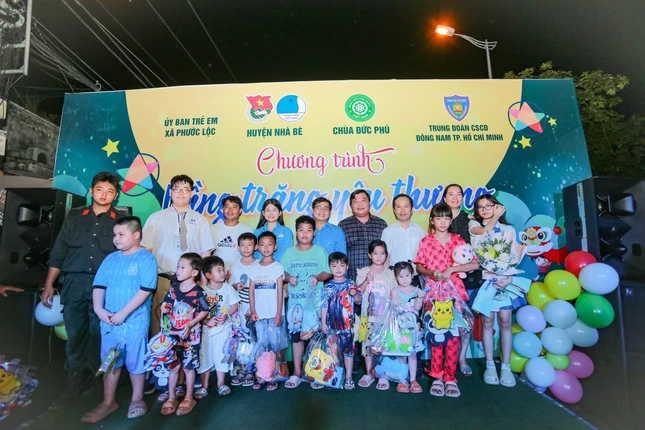 Chương trình Vầng trăng yêu thương tại xã Phước Lộc, H.Nhà Bè