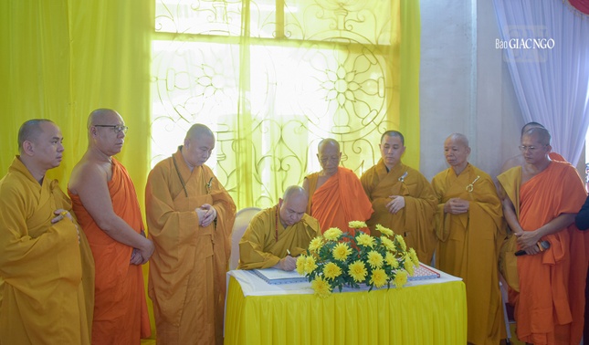 Ký sổ tang lưu niệm