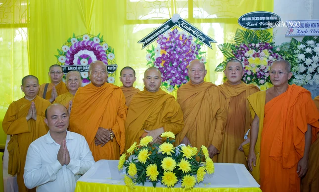 Lưu niệm cùng Ban Tổ chức lễ tang