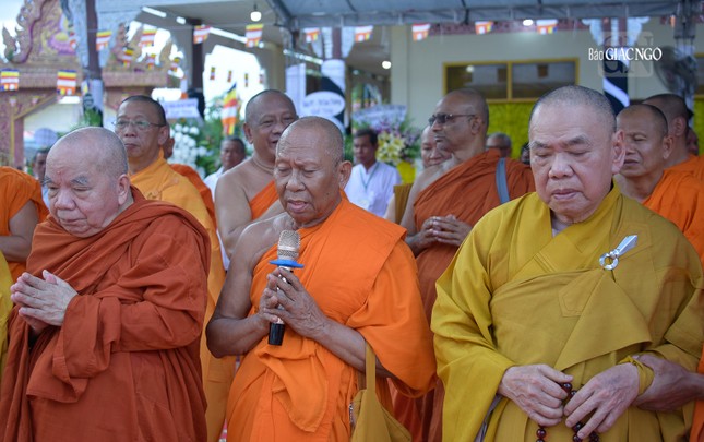 Hòa thượng Thạch Sok Xane, Phó Chủ tịch Hội đồng Trị sự, Phó ban Tổ chức tang lễ phát biểu cảm tạ