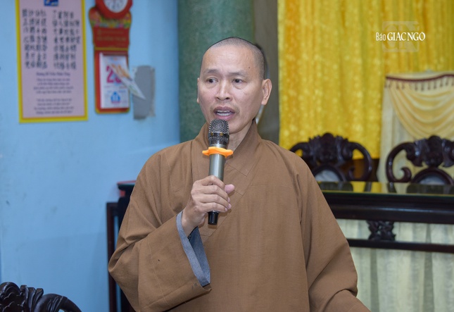 Thượng tọa Thích Minh Quang phát biểu khai mạc