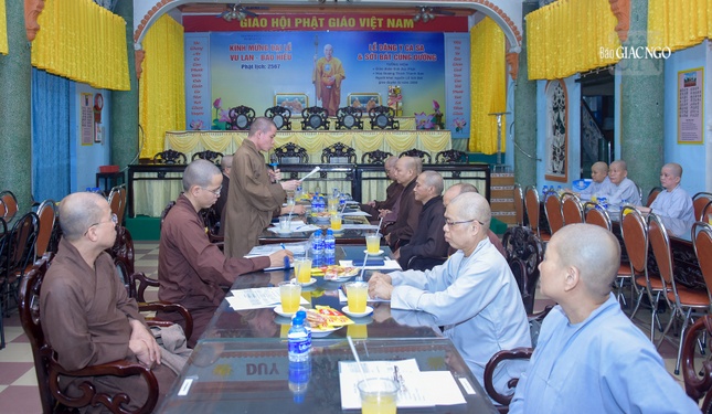 Chư Tăng Ni tham dự phiên họp tại tổ đình Vạn Thọ