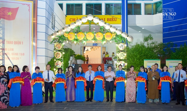 Cắt băng khai mạc ngày hội buffet chay “Chung một tấm lòng” năm 2023