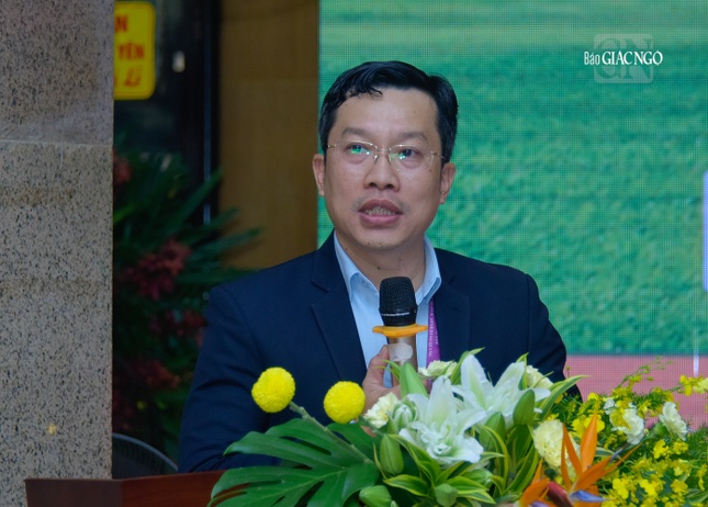 TS.Lê Hoàng Dũng phát biểu chúc mừng