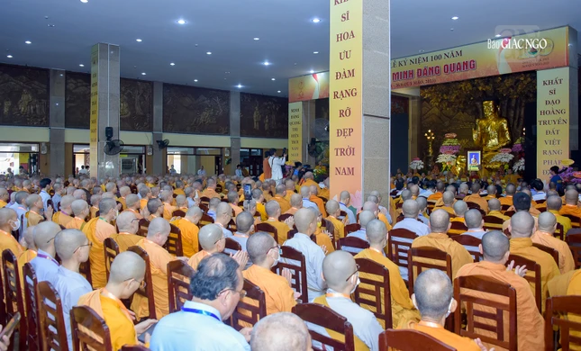 Toàn cảnh hội thảo “Hệ phái Khất sĩ: Tư tưởng Phật học, lịch sử truyền thừa và những đóng góp” sáng 5-11