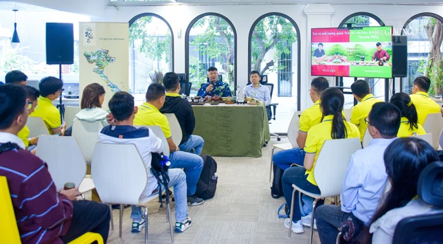 Quang cảnh buổi nói chuyện về trà tại Work Flow