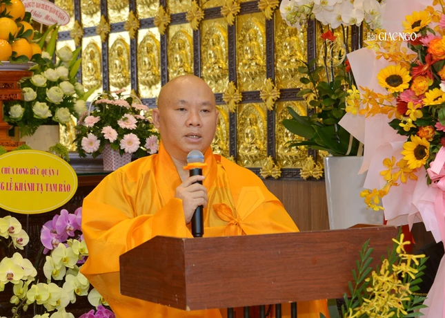 Thượng tọa Thích Minh Bảo phát biểu tri ân