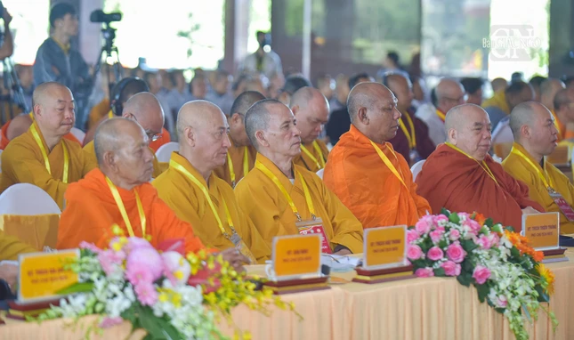 Chư vị Phó Chủ tịch Hội đồng Trị sự GHPGVN tham dự hội nghị