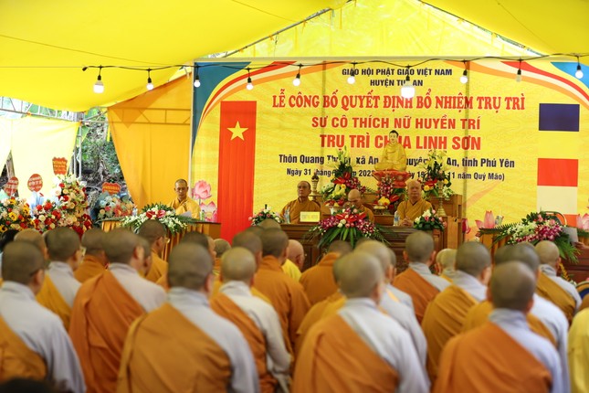 Chư tôn đức tham dự