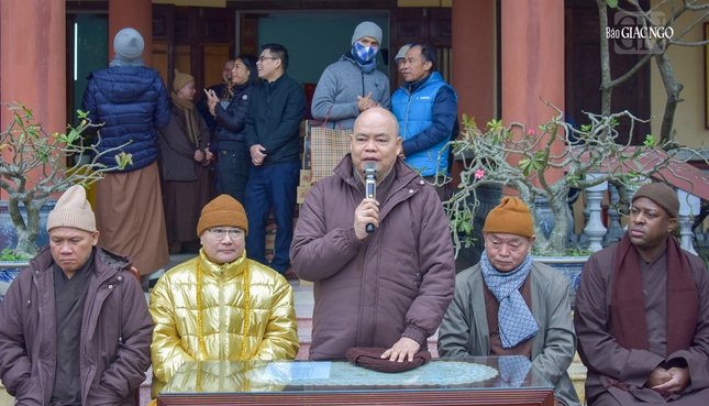 Thượng tọa Thích Thanh Phong chúc Tết đến người dân