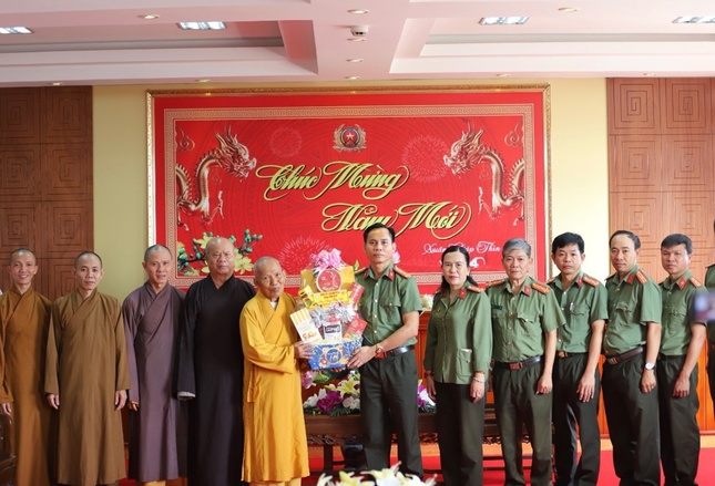 Thăm Công an tỉnh Phú Yên