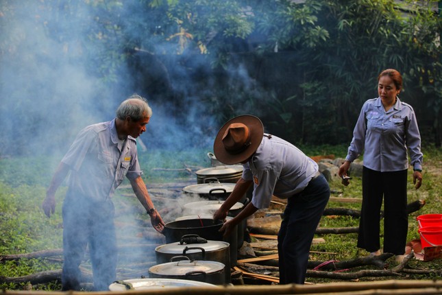 Hơn 3.000 cặp bánh chưng được các Phật tử hoàn thành Hơn 3.000 cặp bánh chưng được các Phật tử hoàn thành