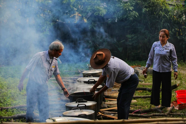 Hơn 3.000 cặp bánh chưng được các Phật tử hoàn thành