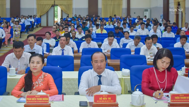 Các đại biểu tham dự hội nghị