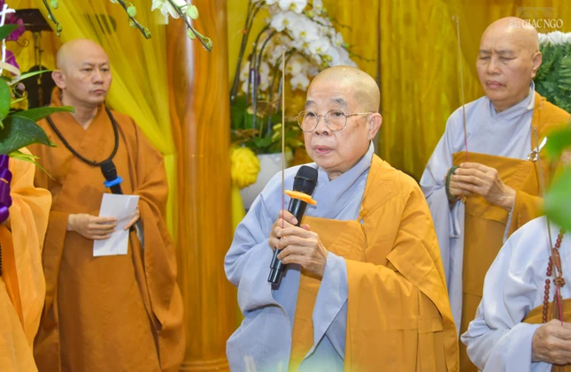 Ni trưởng Thích nữ Nhật Khượng nguyện hương