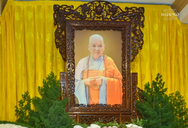 Di ảnh Ni trưởng Tâm Hoa