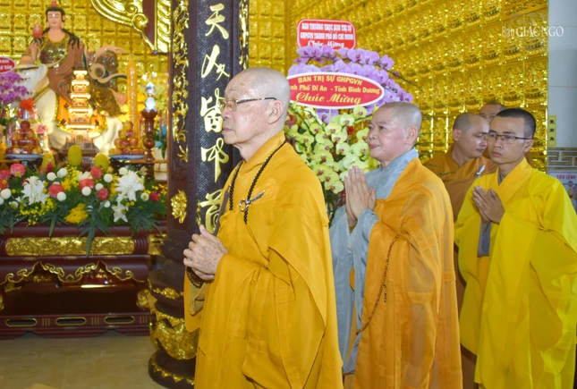 Ni sư Thích nữ Huệ Tuyến tri ân sự quan tâm, hỗ trợ của chư tôn đức, chính quyền và Phật tử Ni sư Thích nữ Huệ Tuyến tri ân sự quan tâm, hỗ trợ của chư tôn đức, chính quyền và Phật tử