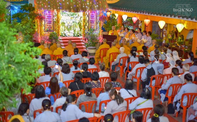 Chư Tăng, Phật tử tham dự