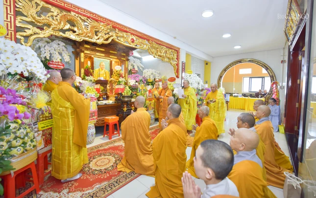 Lễ cung tiến Giác linh