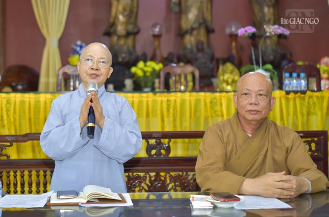 Ni trưởng Thích nữ Như Thảo phát biểu đóng góp ý kiến