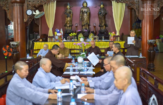 Các thành viên tham dự