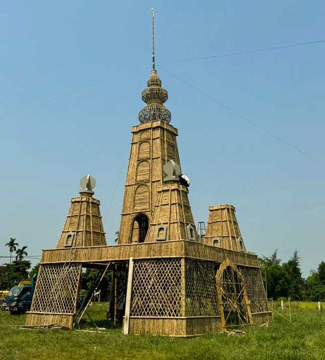 Phiên bản tháp Bồ-đề đạo tràng bằng tre tại chùa An Trú