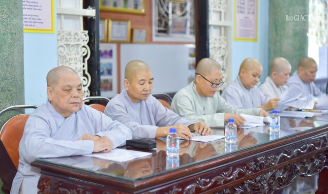 Chư Ni tham dự