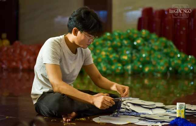 Đây cũng là cơ hội để mọi người thư giãn cũng như thực hành sự chú tâm, định tĩnh của mình sau một ngày dài bận rộn