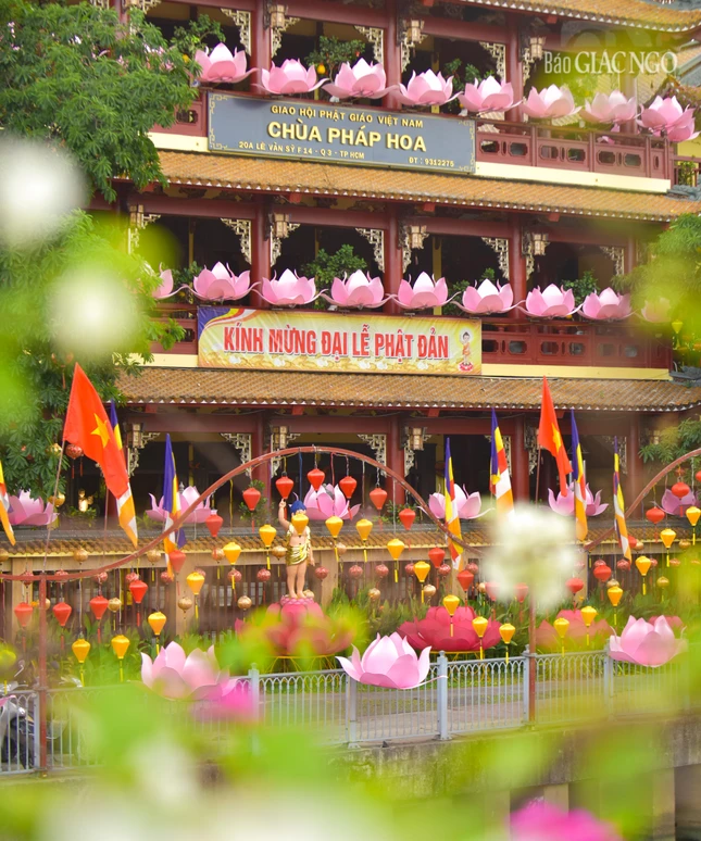 Ngày mùng 8-4 ÂL, chư Tăng tại chùa Pháp Hoa sẽ tổ chức lễ Tắm Phật dành cho Phật tử, tạo điều kiện cho mọi người tham gia vào sự kiện đón mừng ngày Đức Phật ra đời