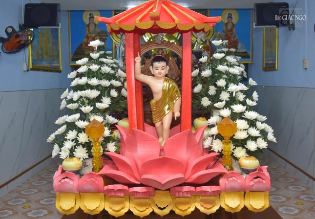 Lễ rước kiệu Đức Phật đản sinh của Phật giáo Q.4 sẽ bắt đầu lúc 5 giờ 30 sáng ngày 8-4 Âm lịch