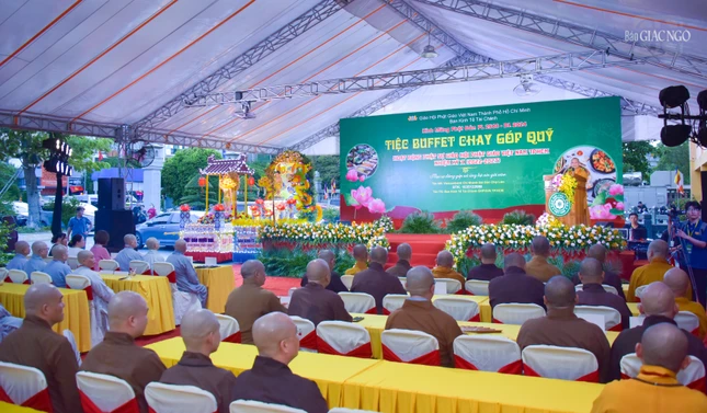 Tiệc chay gây quỹ do Ban Kinh tế - Tài chánh Phật giáo TP.HCM tổ chức nhằm ủng hộ các hoạt động của Giáo hội