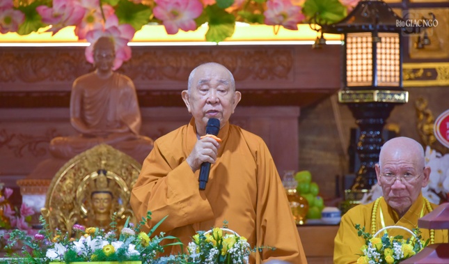 Trưởng lão Hòa thượng Thích Như Tín ban đạo từ