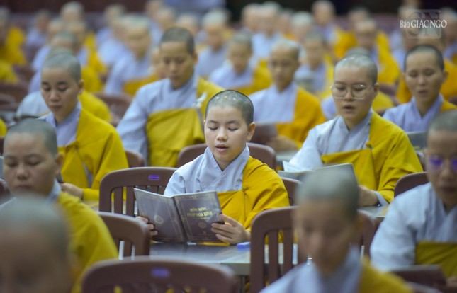 Định tâm trong từng câu kinh