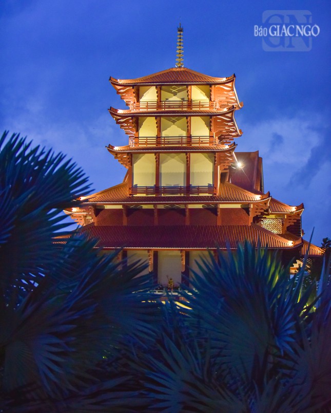 Thời khóa mỗi ngày bắt đầu từ lúc 3g30 sáng