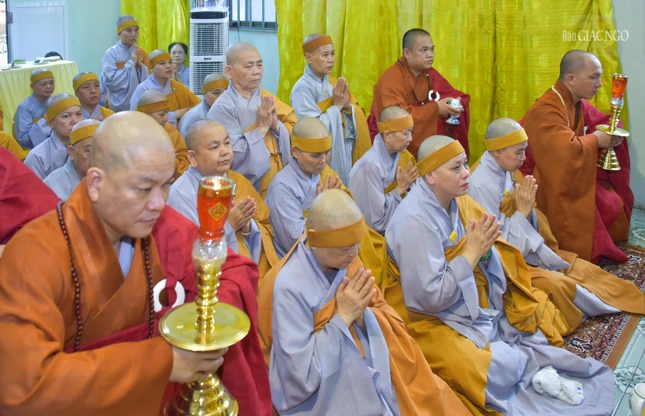 Môn đồ pháp quyến của cố Ni trưởng Thích nữ Tắc Thinh