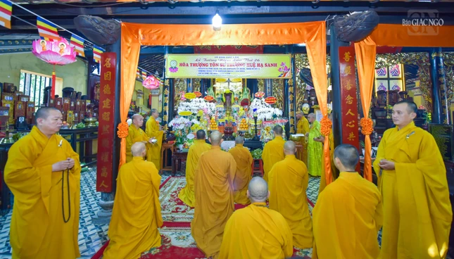 Nghi thức cung tiến Giác linh