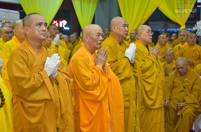 Chư tôn đức đại diện sơn môn pháp phái, môn đồ đệ tử