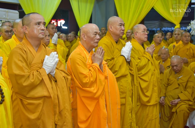 Chư tôn đức đại diện sơn môn pháp phái, môn đồ đệ tử