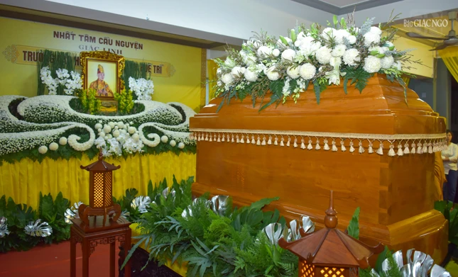 Kim quan Hòa thượng tôn trí tại thiền viện Quảng Đức, Q.3, TP.HCM