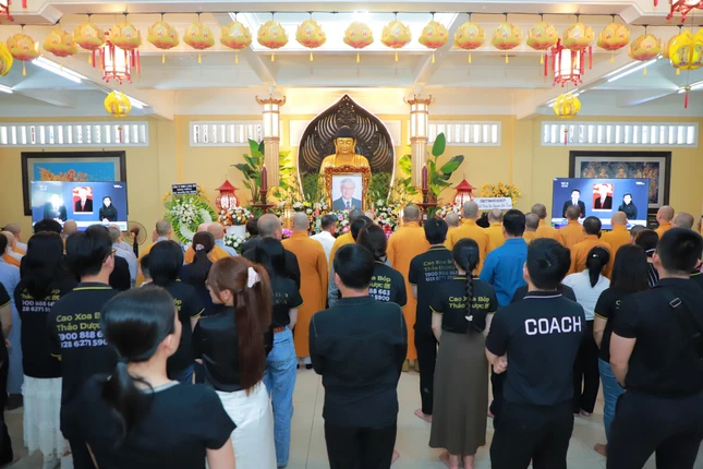 Hôm nay, 26-7, Ban Trị sự GHPGVN Q.10 kết hợp Ủy ban MTTQVN Q.10 tổ chức tưởng niệm Tổng Bí thư Nguyễn Phú Trọng tại tổ đình Ấn Quang - Văn phòng Ban Trị sự Phật giáo Q.10 - Ảnh: Trung Thắng