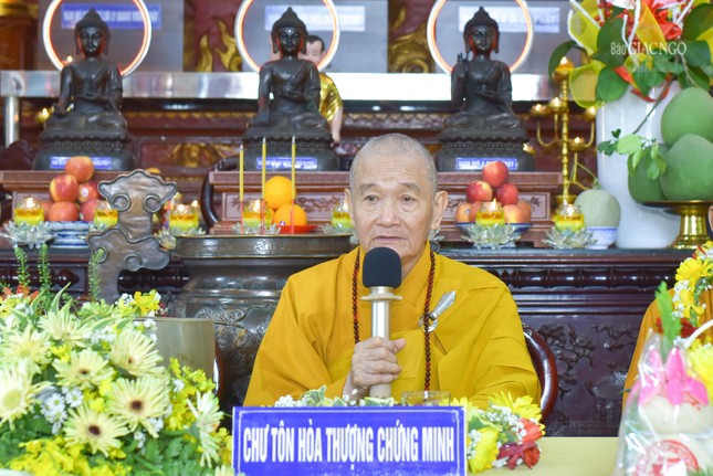 Trưởng lão Hòa thượng Thích Thanh Hùng ban đạo từ