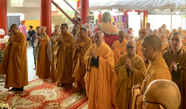 Ban Trị sự GHPGVN Q.7 viếng tang